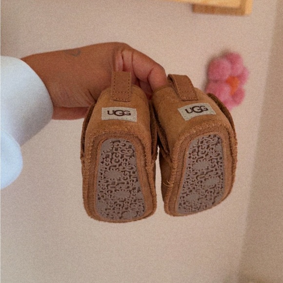 UGG Brown Infant Booties - Picture 1 of 2